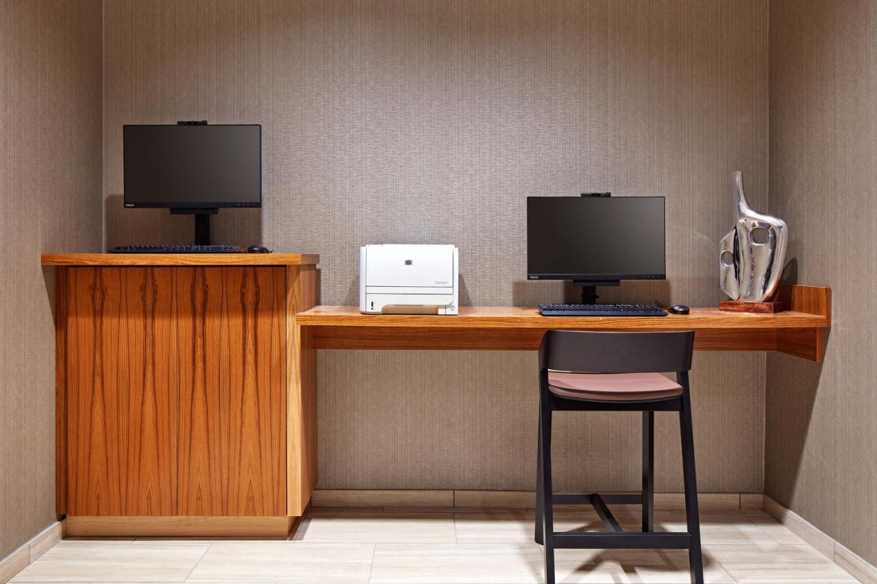 Springhill Suites By Marriott Los Angeles Дауни Экстерьер фото