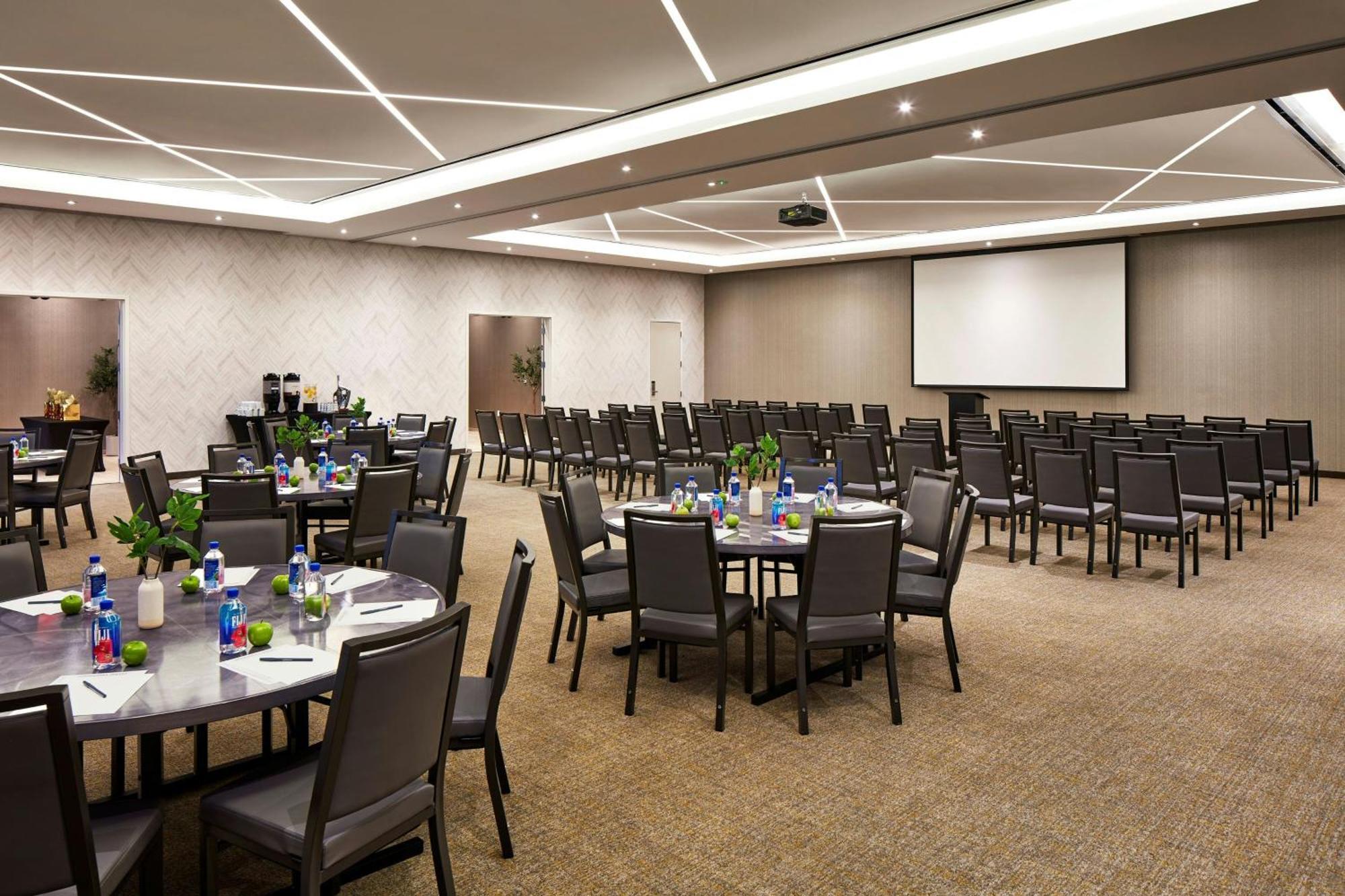 Springhill Suites By Marriott Los Angeles Дауни Экстерьер фото