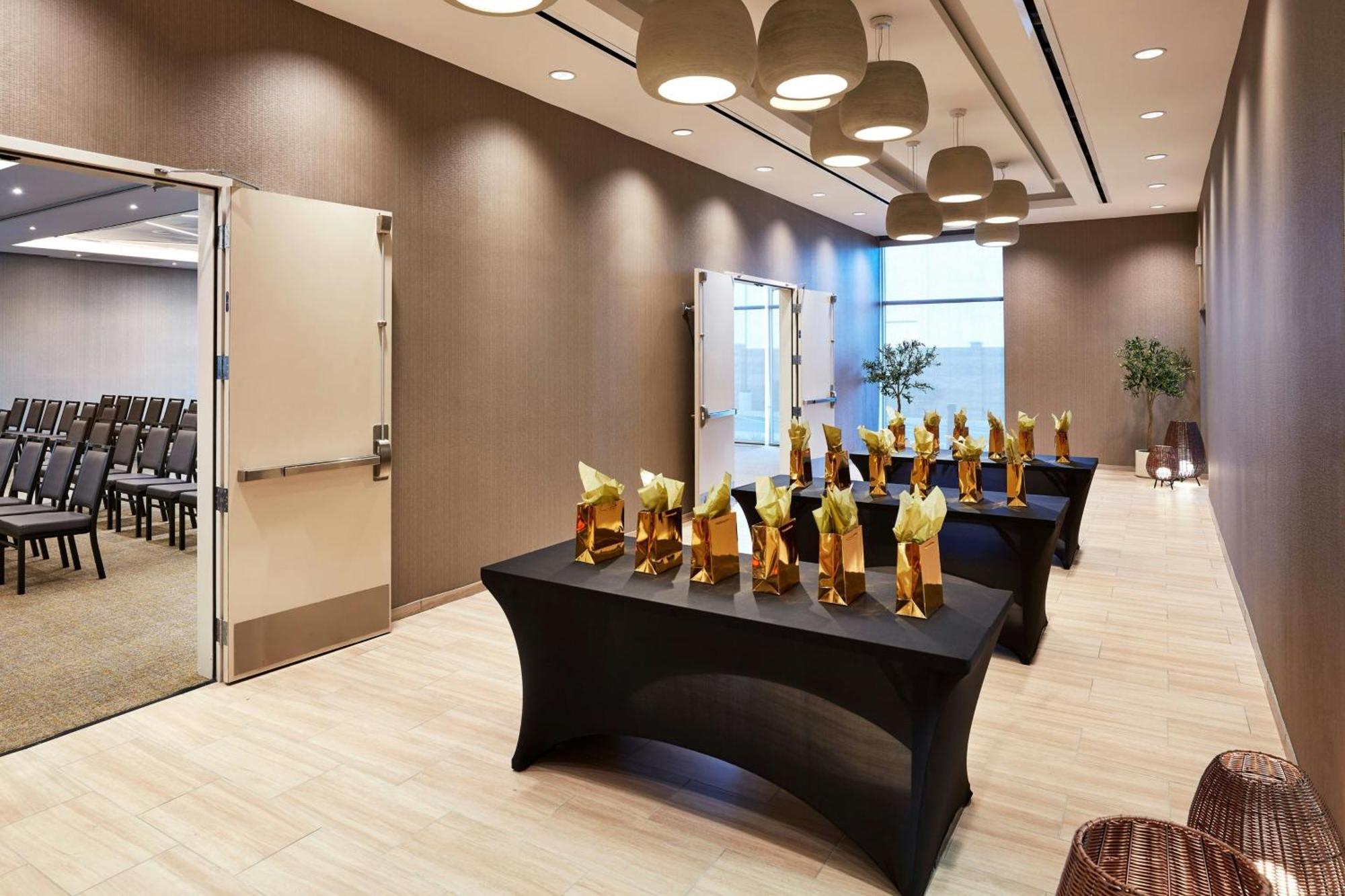 Springhill Suites By Marriott Los Angeles Дауни Экстерьер фото